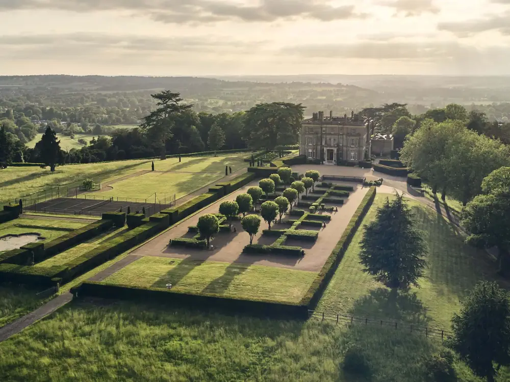 Hedsor House wedding venue &mdash; bridal hair and makeup by Jade Victoria