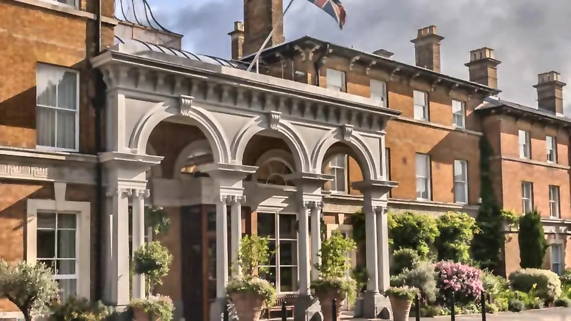 Oatlands Park Hotel wedding venue in Weybridge, Surrey