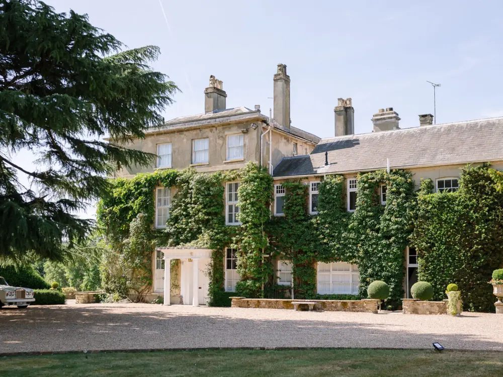 Northbrook Park wedding venue &mdash; bridal hair and makeup by Jade Victoria